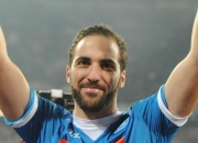 伊瓜因眼前离队，那不勒斯队将寻求新的前锋替补